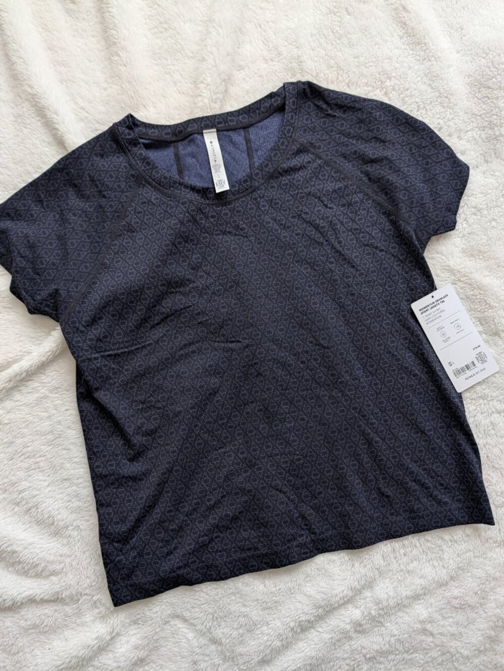 Brand New With Tags Athleta Momentum Seamless Sport Length Tee Size L